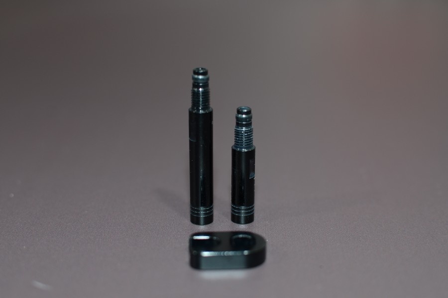 Ascent Wheels vous propose des prolongateurs de valves, utiles si votre jante de vélo est trop large. Vous pourrez fixer ce prolongateurs de valves pour ensuite pouvoir gonfler votre chambre à air. 